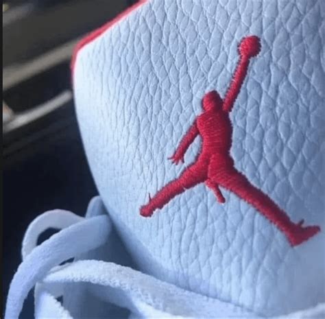 fake jordan symbol on shoes